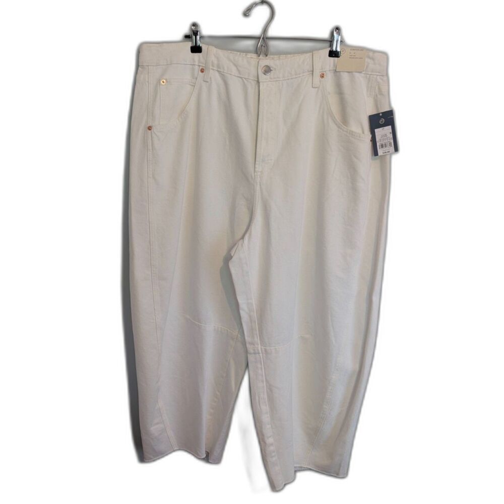 Universal Thread High Rise Curved Leg Jeans White Size 17R NWT